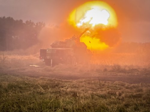 Dělostřelci si vyzkoušeli střelbu na cíle v moři, od spojenců si vysloužili uznání