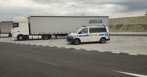 Smutná bilance převaděčství, na dálnici D8 zemřela migrantka
