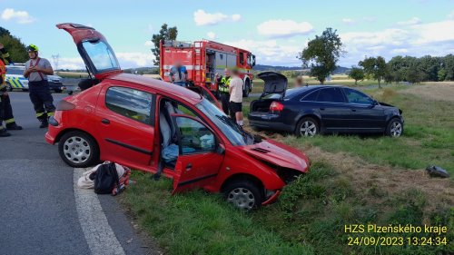 Nedělní zásahy složek IZS v Plzeňském kraji se nesly ve znamenání dopravních nehod
